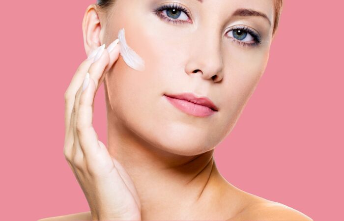 Astuce_de_la_semaine_:_5_manières_de_lutter_contre_les_boutons_noirs_chez_les_femmes