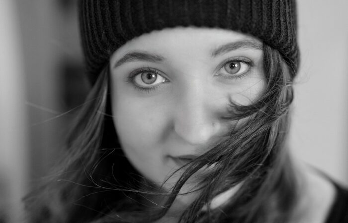 Des_astuces_naturelles_et_efficaces_pour_enlever_les_cernes_:_guide_complet_pour_les_femmes