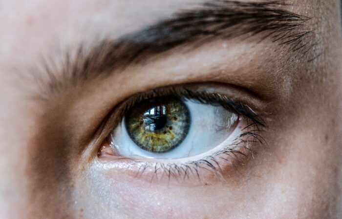 Les_secrets_de_l_épilation_des_sourcils_pour_toutes_les_femmes